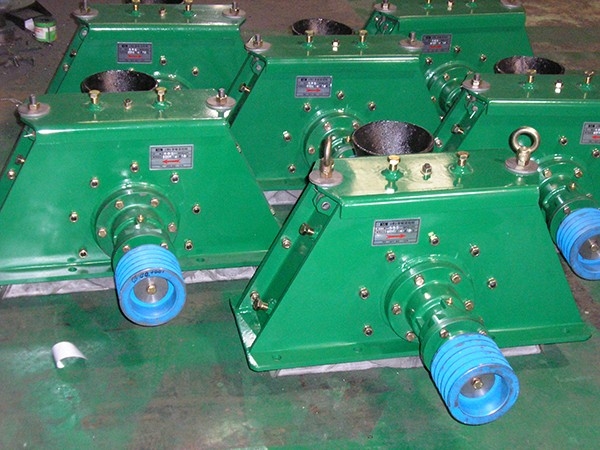 拋丸機配件的生產廠家